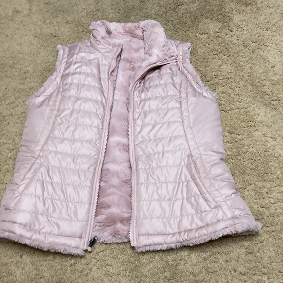 Unbranded pink puffer vest - Picture 6 of 7